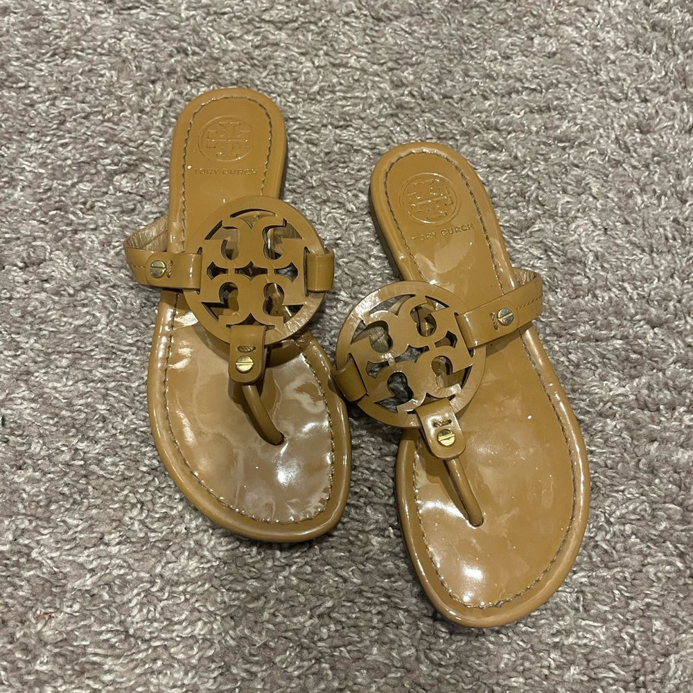 Tori birch patent Miller sandals 6.5